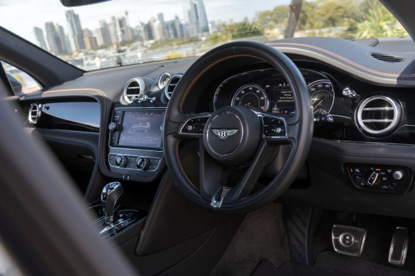 2020 Bentley Bentayga V8 SUV Image 8