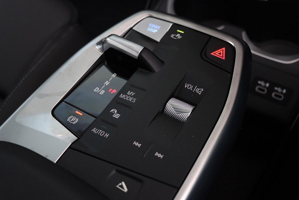 2025 BMW iX1 U11 eDrive20 xLine SUV image 19