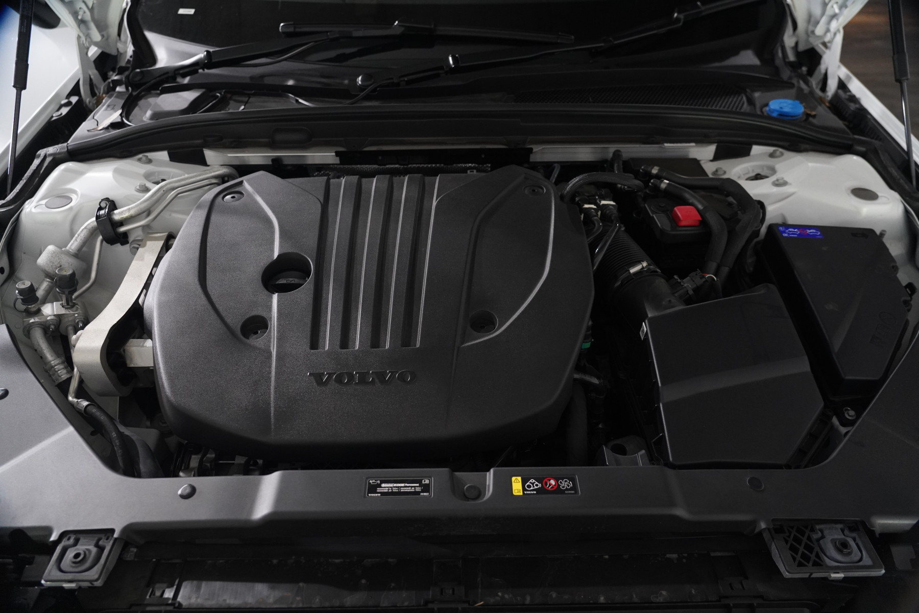 2023 Volvo S60 Ultimate B5 Bright Mhev Sedan Image 34