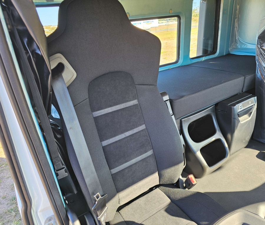 2025 Iveco S-way AXLE RIGIDS Cab Chassis Image 9