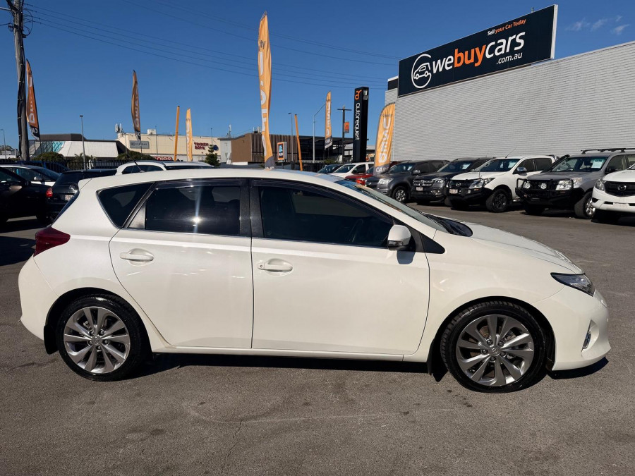 2014 Toyota Corolla ZRE182R Levin ZR Hatch Image 5