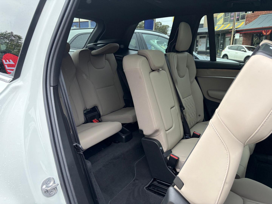 2026 Volvo XC90 L Series Plus B5 Bright SUV Image 17