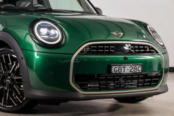 2026 MINI Cooper F66 S Favoured Hatch
