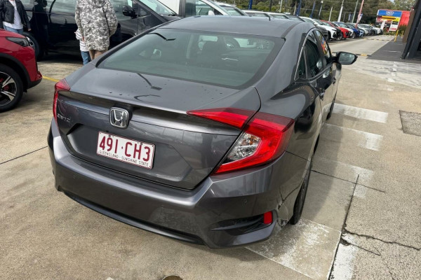 2020 Honda Civic 10th Gen VTi-S Sedan Image 4