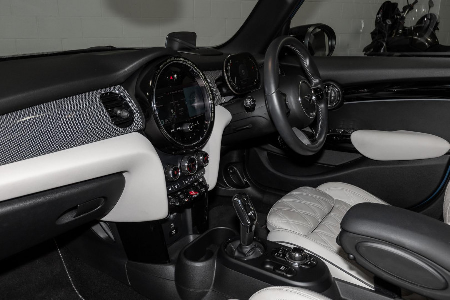 2021 MINI Cooper F55 LCI S Classic Hatch