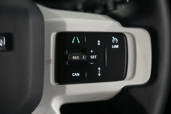 2025 Land Rover Defender L663 130 D350 X-Dynamic SE SUV image 27