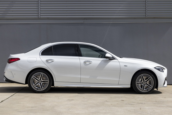 2025 Mercedes-Benz C-Class W206 C350 e Sedan image 2
