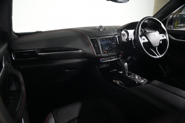 2021 Maserati Levante GranSport SUV image 12