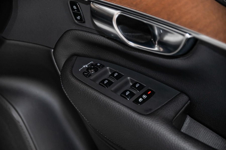 2020 Volvo XC90 L Series D5 Inscription SUV Image 19