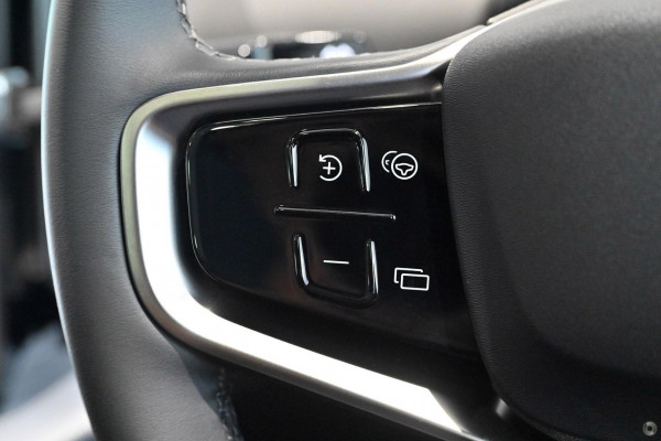 2026 Volvo EX30  Single Motor Extended Range Plus SUV Image 11