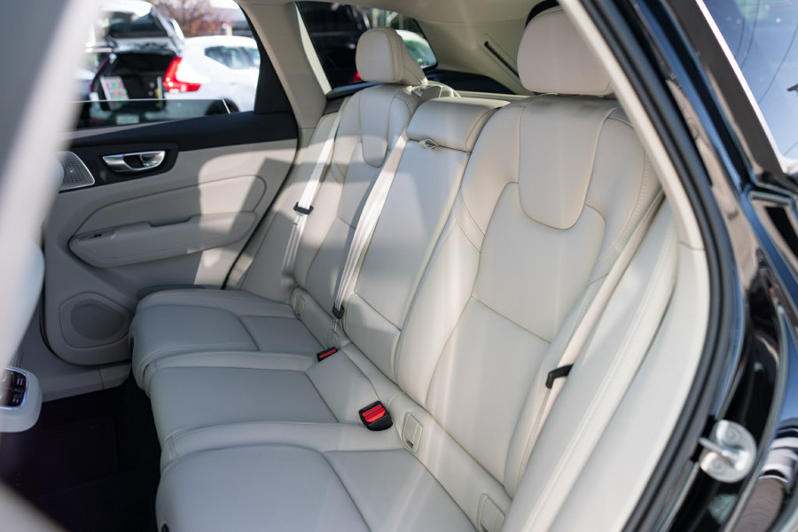 2026 Volvo XC60 UZ Ultra B5 Dark SUV Image 5