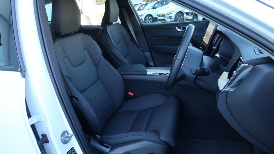 2025 MY26 Volvo XC60 UZ Plus T8 Plug-in Hybrid Dark SUV Image 15
