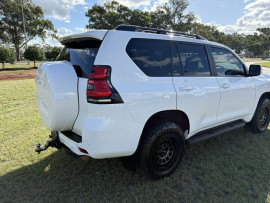 2018 Toyota LandCruiser Prado GDJ150R GXL SUV image 12