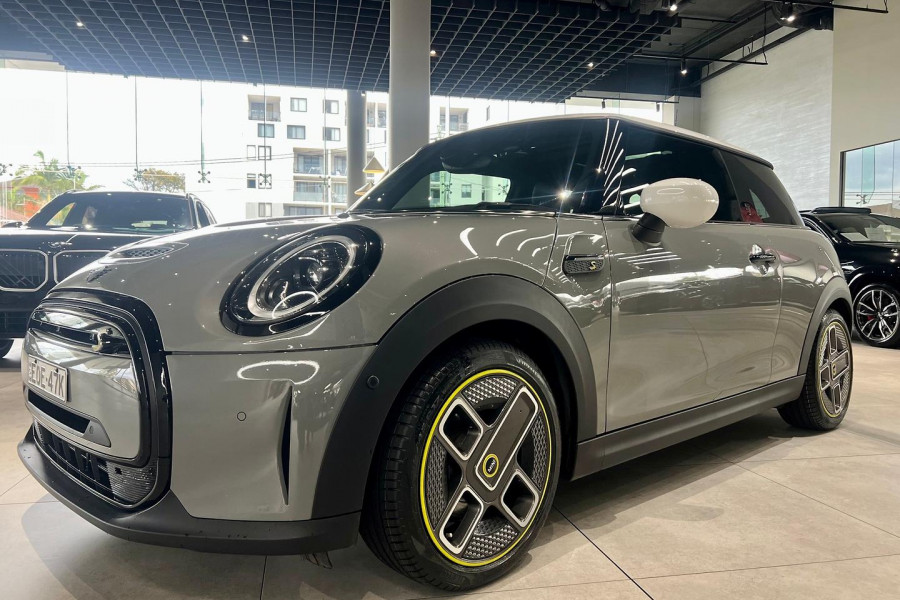 2021 MINI Cooper F56 LCI-2 Cooper SE MINI Yours Hatch