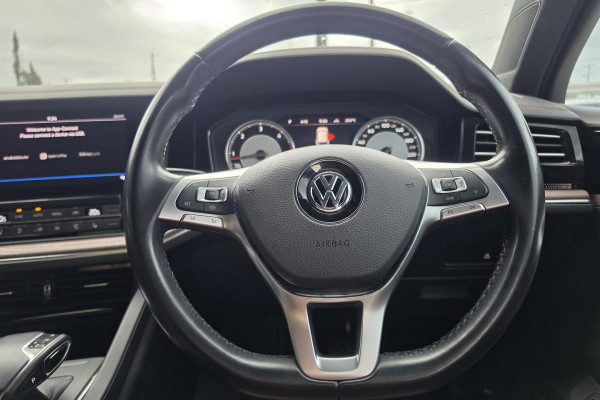 2020 Volkswagen Touareg CR 190TDI Adventure SUV Image 14