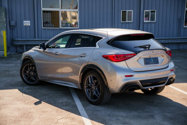 2017 Infiniti Q30 H15 Sport Premium D-CT Wagon Image 2