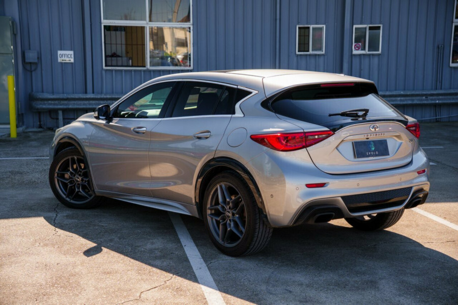 2017 Infiniti Q30 H15 Sport Premium D-CT Wagon Image 2