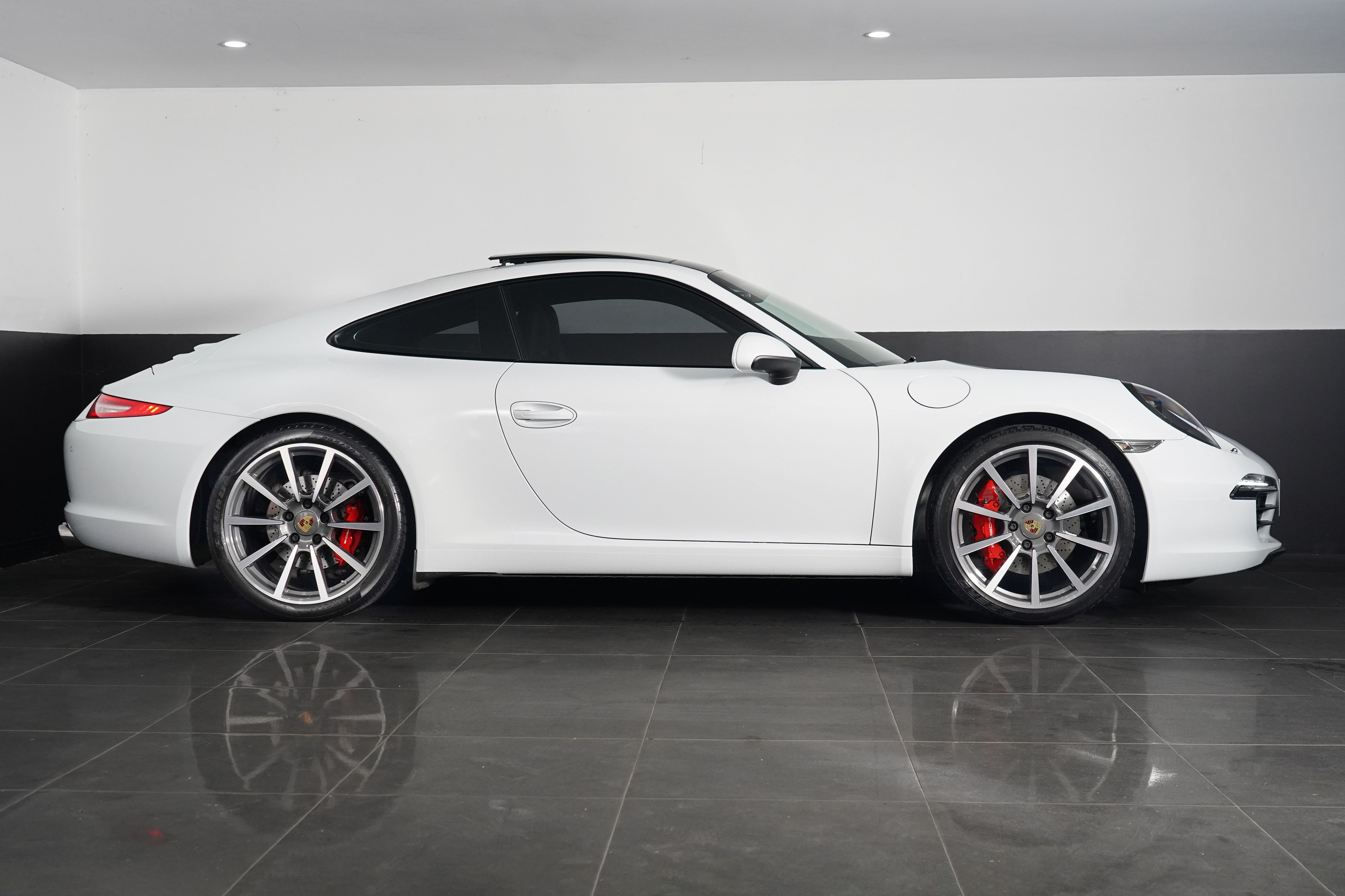 2015 Porsche 911 Carrera S Coupe Image 15