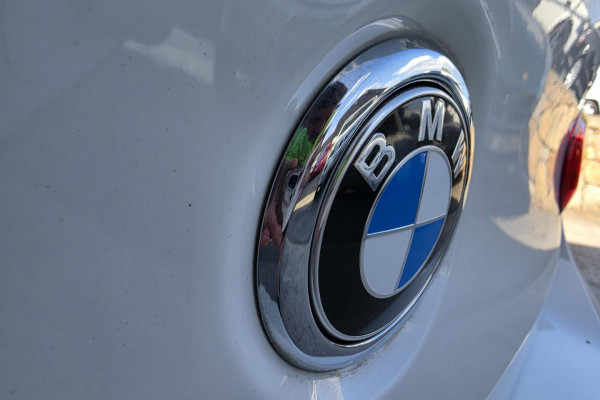 2016 BMW 1 Series F20 LCI 118i Sport Line Hatch Image 23