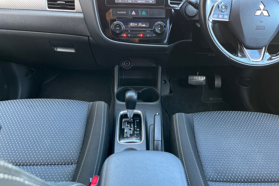 2016 Mitsubishi Outlander ZK LS SUV Image 17