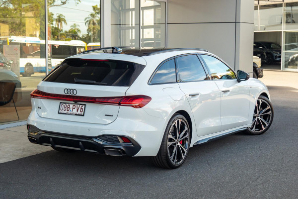 2025 Audi A5 B10 e-hybrid S-Line Wagon image 2