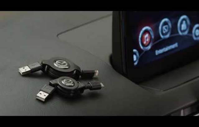 Audio retractable micro USB cable