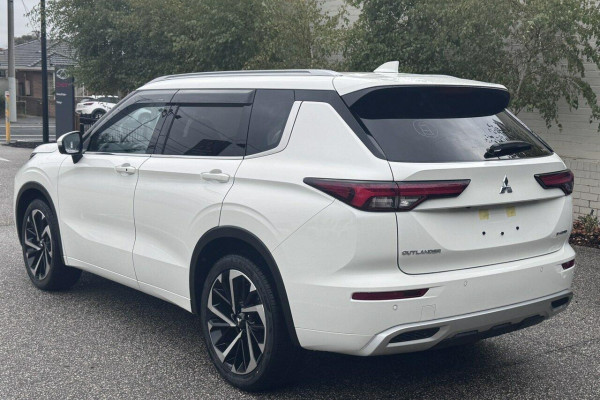 2024 Mitsubishi Outlander ZM Exceed SUV Image 5