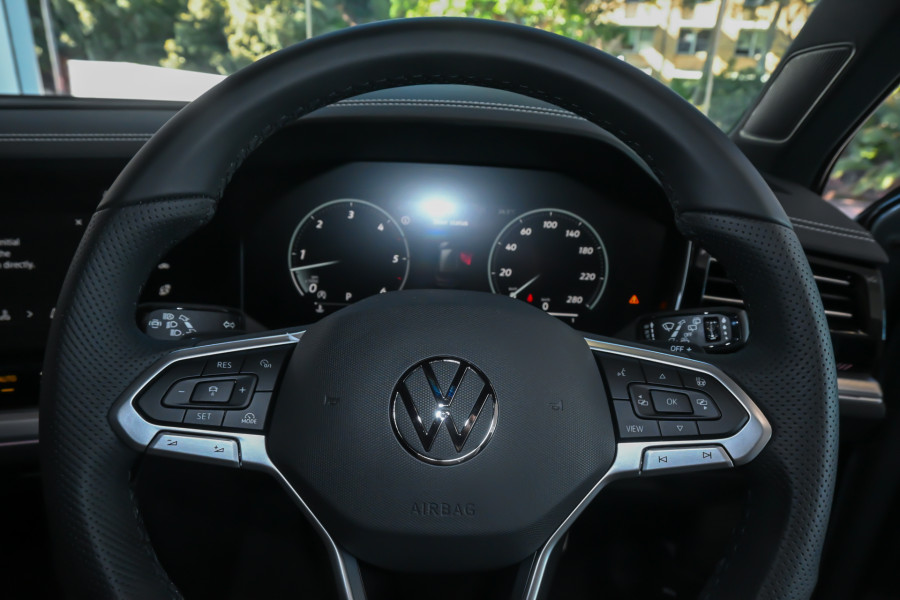 2025 Volkswagen Touareg RC 210TDI R-Line SUV
