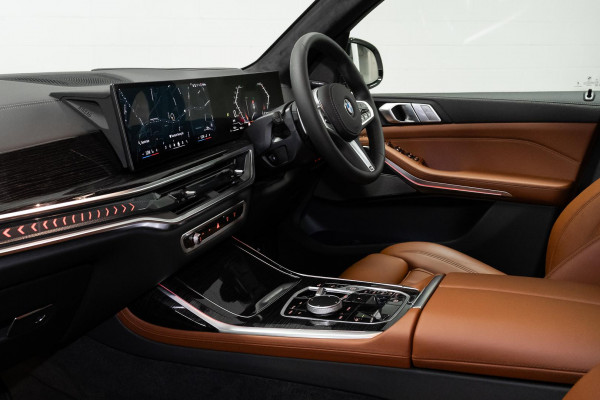 2026 BMW X7 G07 LCI xDrive40d M Sport SUV image 7