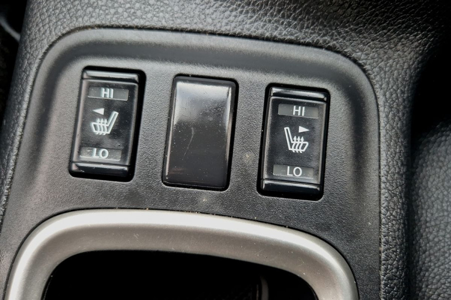2019 Nissan Navara D23 Series 4 N-TREK Dual Cab Pickup Image 13