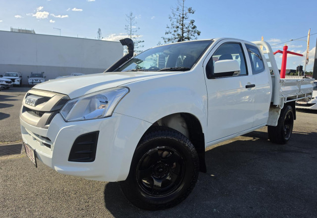 2017 Isuzu D-MAX  SX Cab Chassis