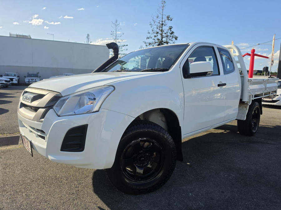 2017 Isuzu D-MAX  SX Cab Chassis Image 1