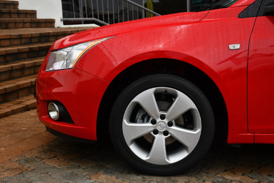 2014 Holden Cruze Vehicle Description. JH  II MY14 EQUIPE SED 4DR SA 6SP 1.8I Equipe Sedan Image 5