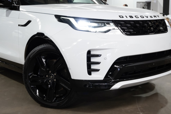 2026 Land Rover Discovery Series 5 D350 Dynamic SE SUV image 6