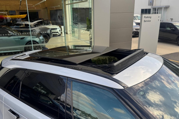 2024 MY25.5 Land Rover Range Rover Velar L560 P250 Dynamic SE SUV