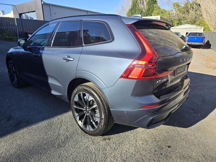 2026 Volvo XC60 UZ Ultra B5 Dark SUV Image 6