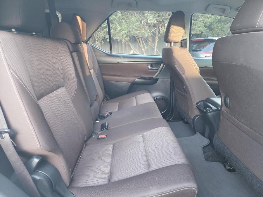 2017 Toyota Fortuner GUN156R GX SUV Image 18