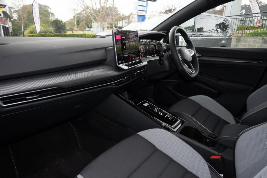 2025 MY26 Volkswagen Golf 8.5 110TSI R-Line Hatch Image 8