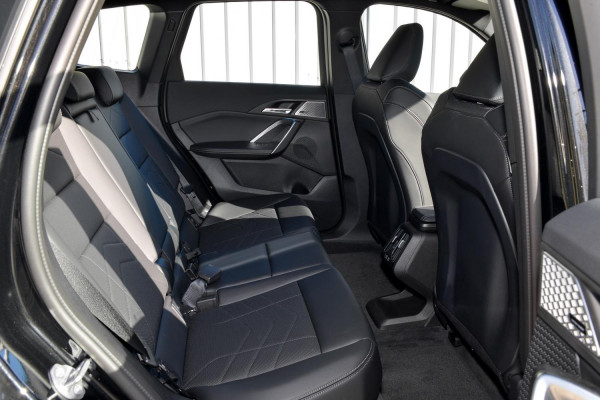 2026 BMW iX1 U11 xDrive30 M Sport SUV image 5