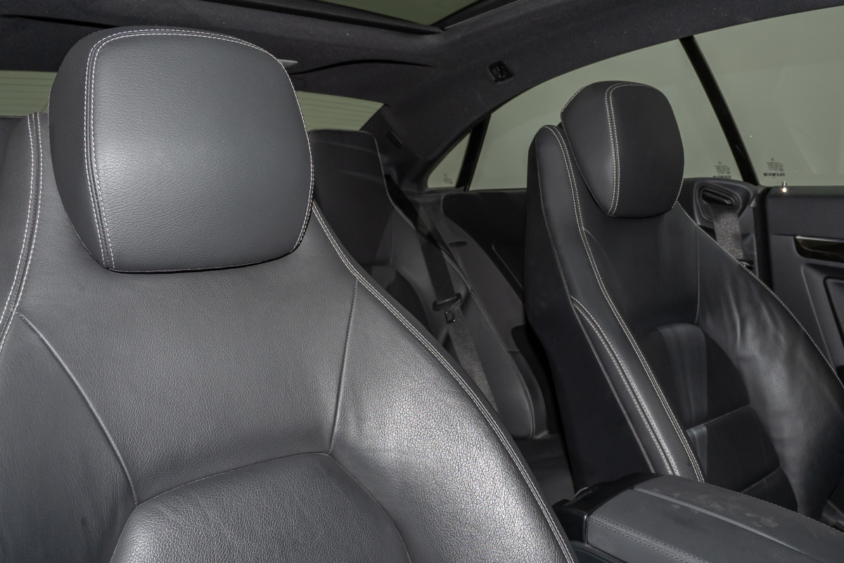 2012 Mercedes-Benz E350 Avantgarde Coupe Image 4