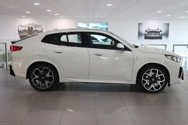2024 BMW iX2 U10 xDrive30 M Sport SUV image 6