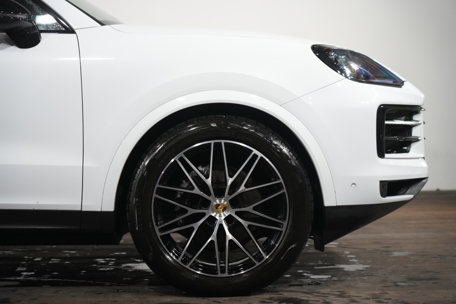 2023 Porsche Cayenne SUV Image 5
