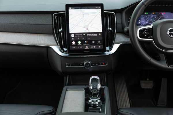 2025 MY26 Volvo XC90 L Series Ultra B5 Dark SUV Image 24
