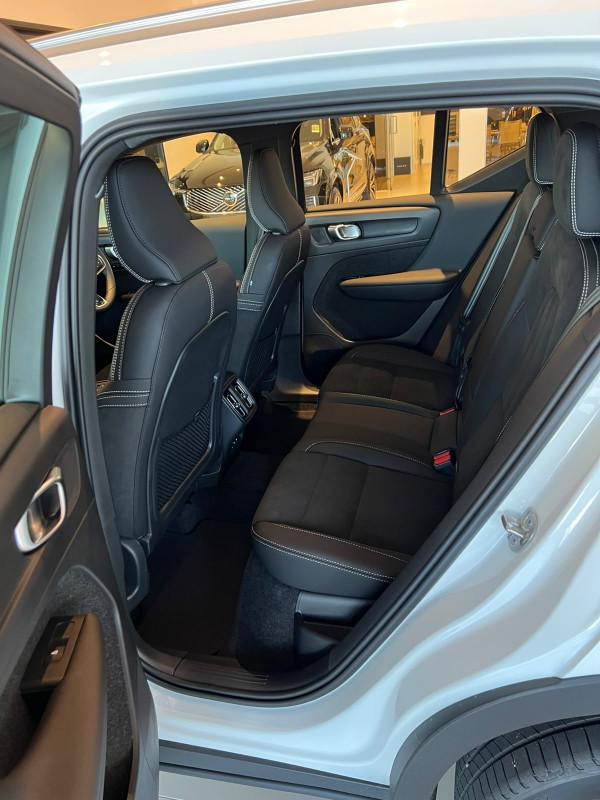 2026 Volvo XC40 XZ Plus B4 SUV image 19