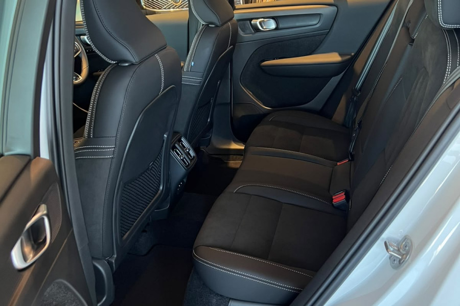 2026 Volvo XC40 XZ Plus B4 SUV