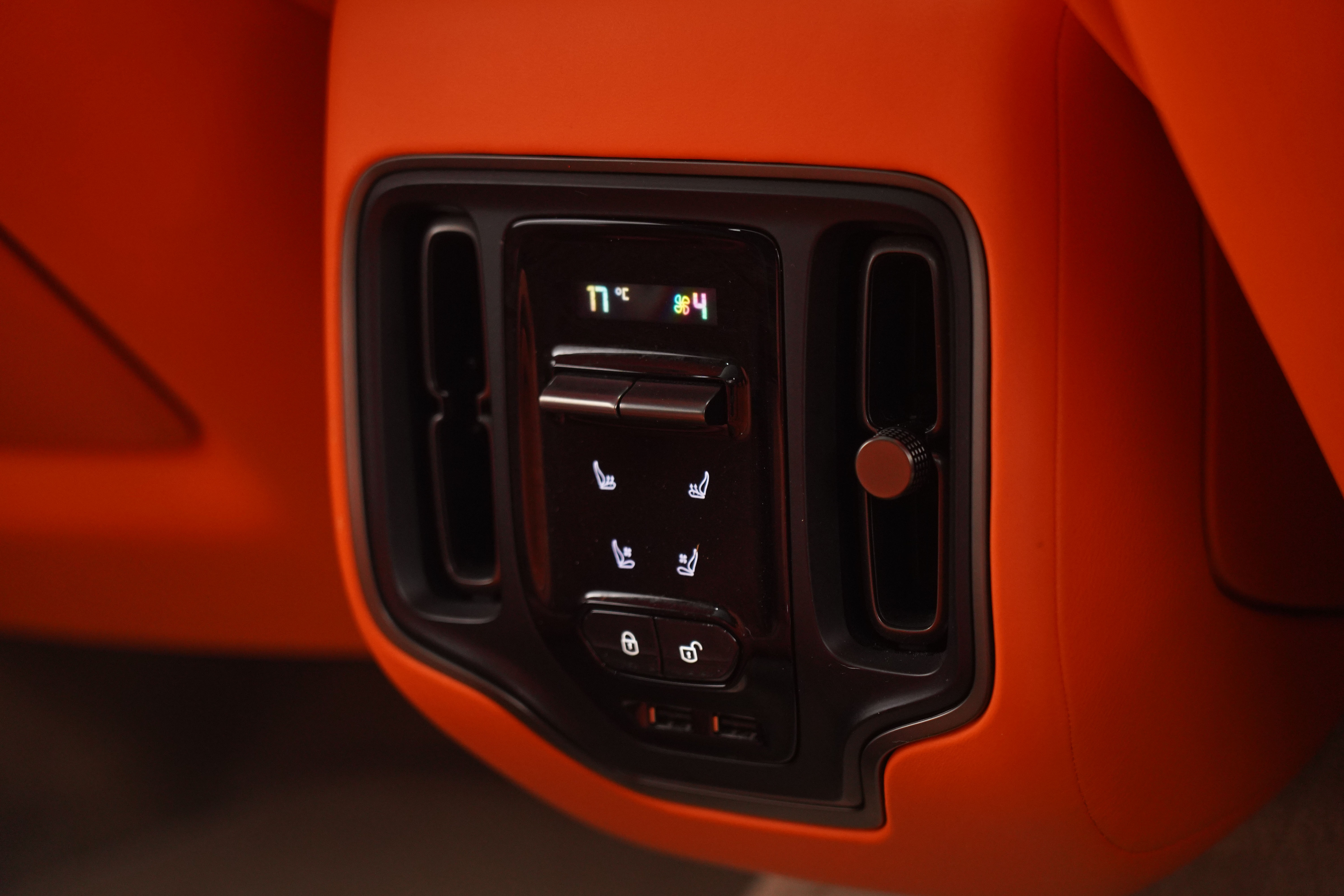 2021 Aston Martin DBX 1913 Specification SUV Image 38