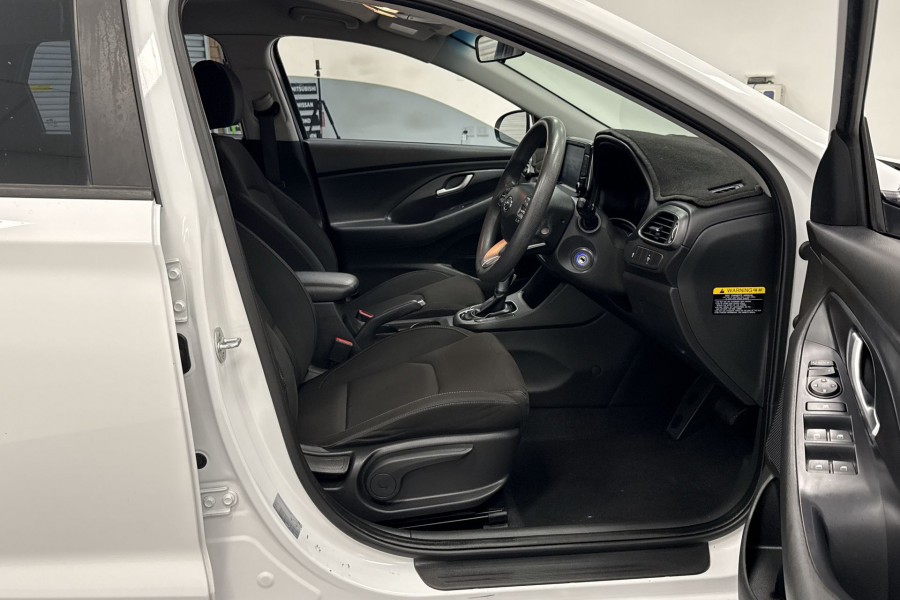 2017 MY18 Hyundai i30 PD Active Hatch Image 20