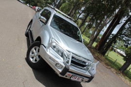 Isuzu Ute MU-X LS-T