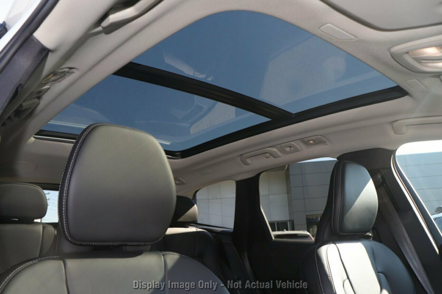 2026 Volvo XC60 UZ Ultra B5 Dark SUV Image 15