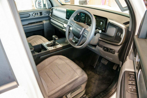 2025 MY26 Kia Tasman TK SX Cab Chassis Image 13